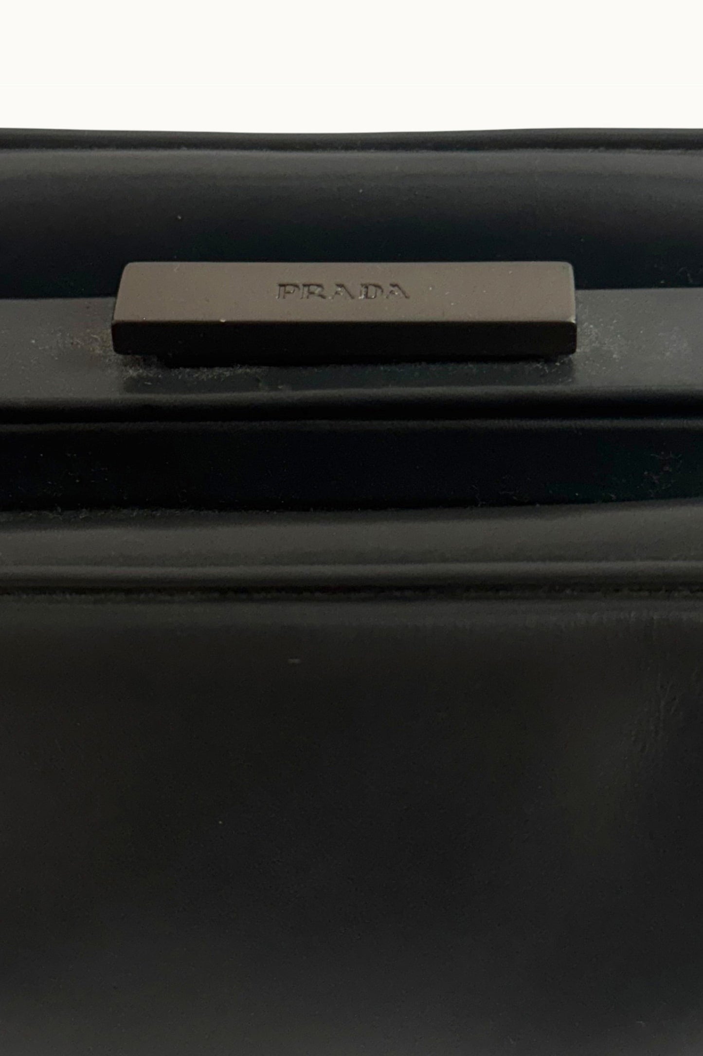 Prada – Sac à main en cuir gris anthracite