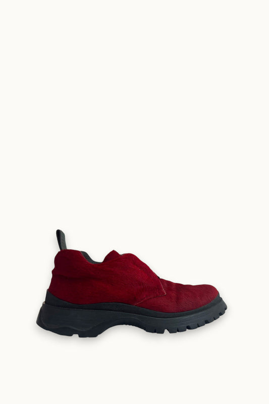 Prada – Baskets en veau velours rouge