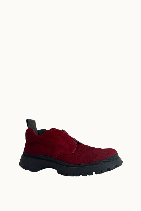 Prada – Baskets en veau velours rouge