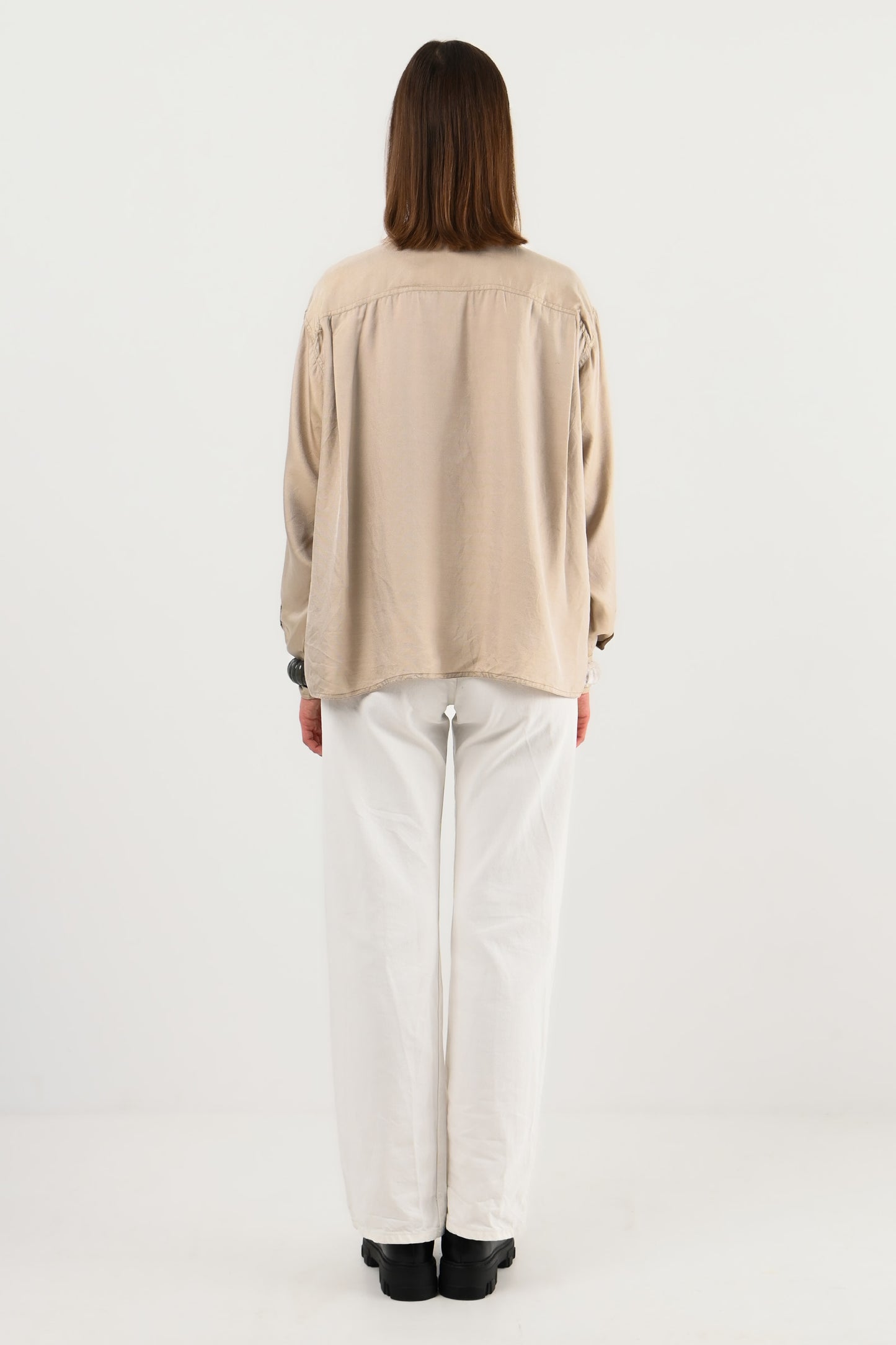 Chanel – Chemise beige siglée