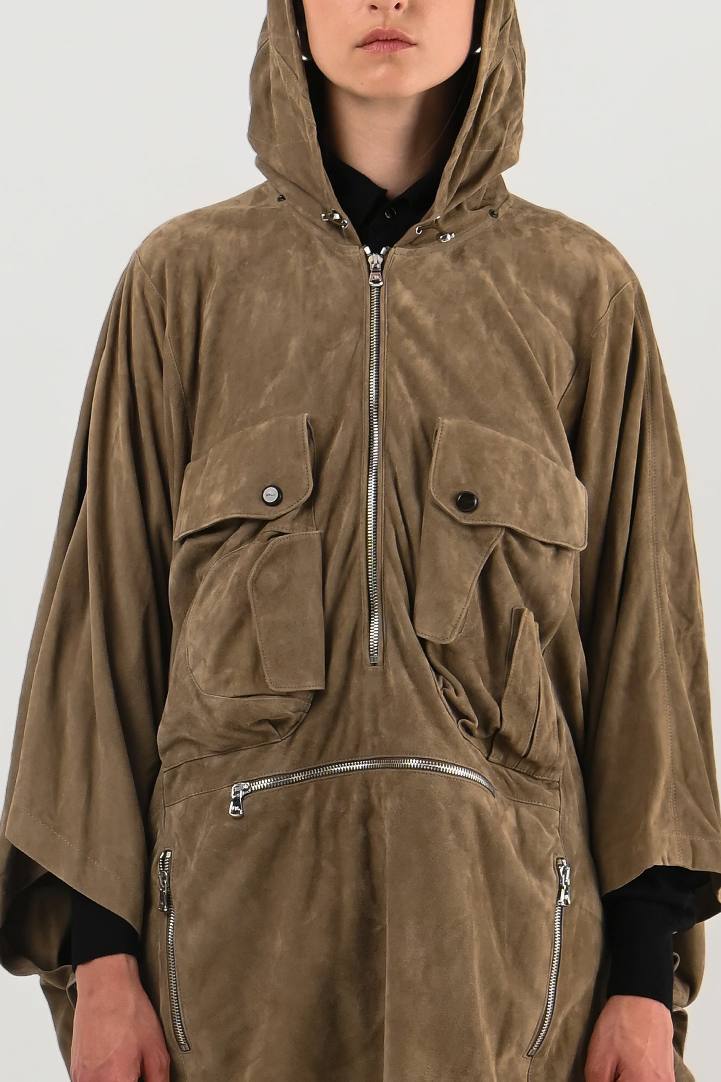 Ralph Lauren – Poncho à capuche en daim taupe